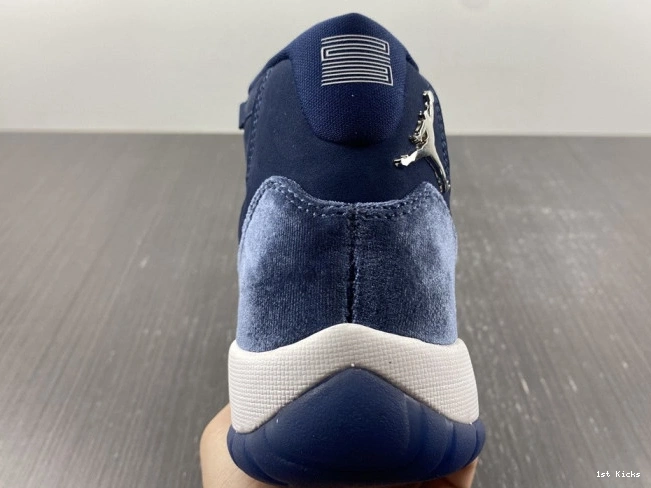 Navy WMNS Air Jordan AR0715-441 Midnight Velvet 11 0811
